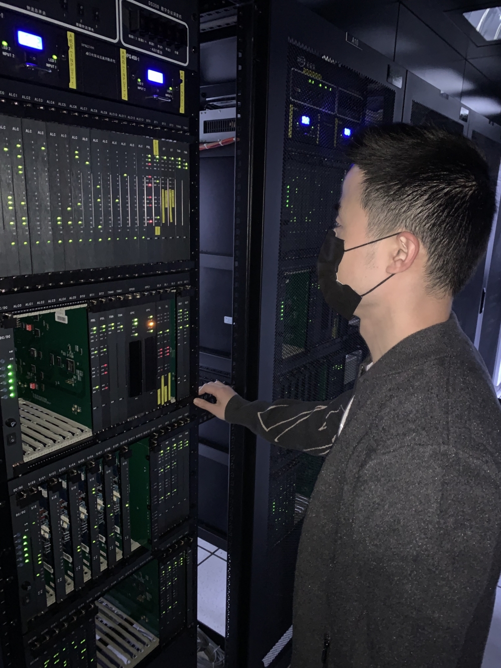 1656916446302981.jpg 1.2.技术人员全天候做好上海市公安局指挥中心值守保障,同步开展技术巡检(1)(1).jpg